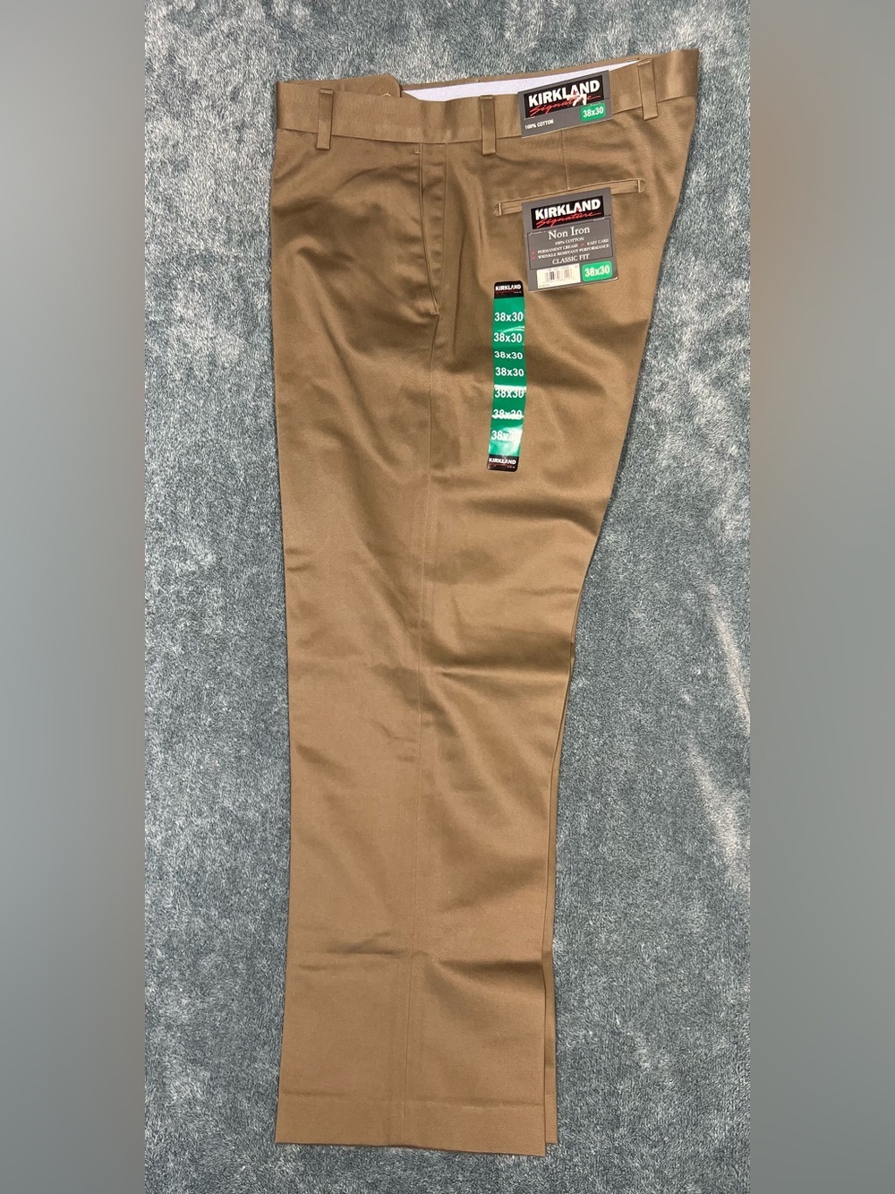 Kirkland Signature Men’s Non-Iron Khaki Pants 38x30 Bungee NWT 100% Cotton
